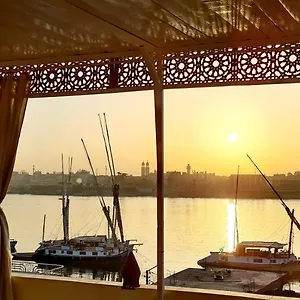Senmut Luxory Luxor