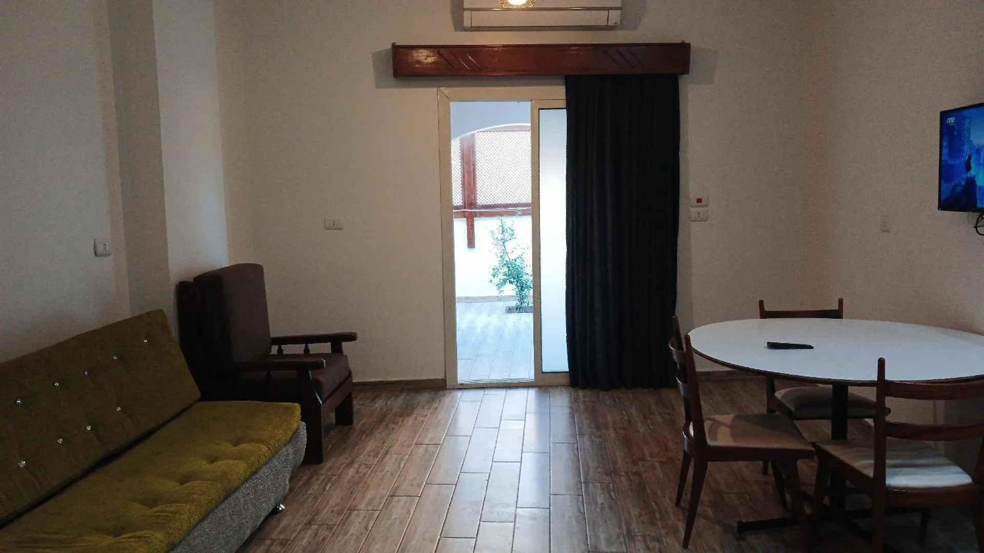 Modern Winter Apartment 0*, Luxor